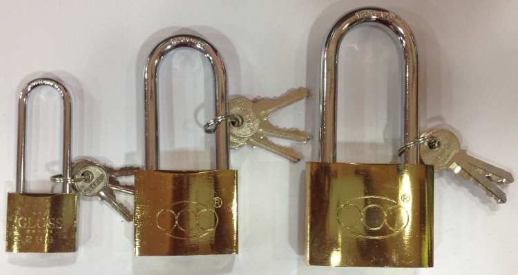 قفل لون اصفر رقبه طويله  ثقيل صيني