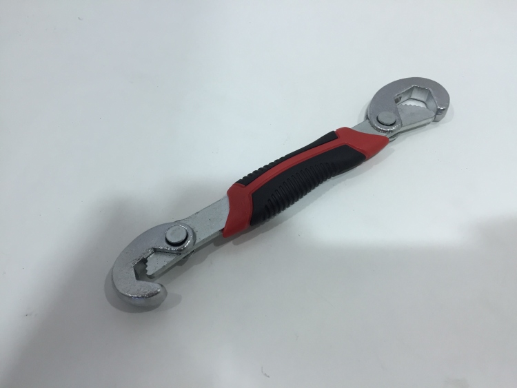 مفتاح مواسير صيني