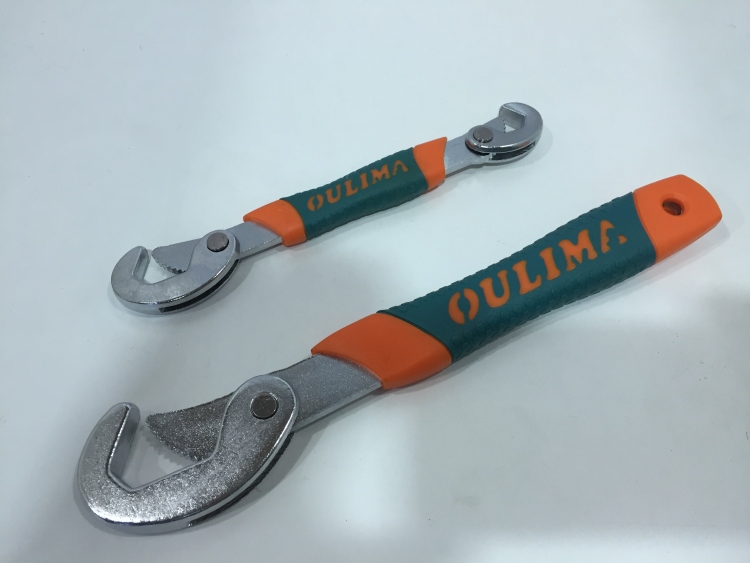 مفتاح مواسير صيني