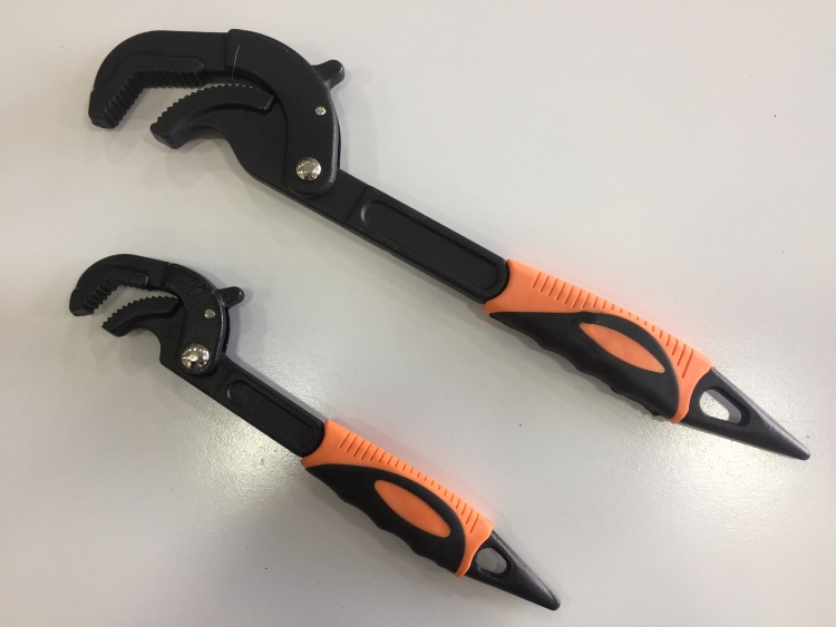 مفتاح مواسير صيني