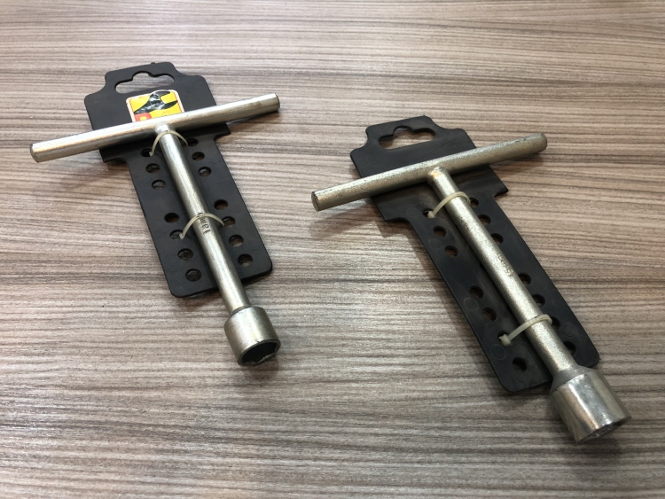 بكس T قصير صيني