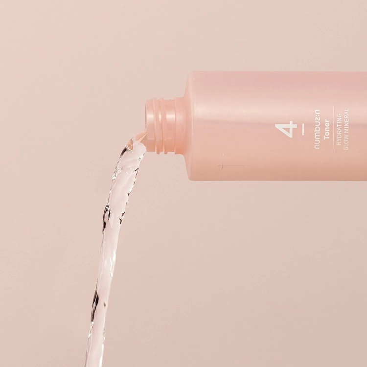 Numbuzin No.4 Hydrating Glow Mineral Toner تونر المعادن المنقي للبشرة