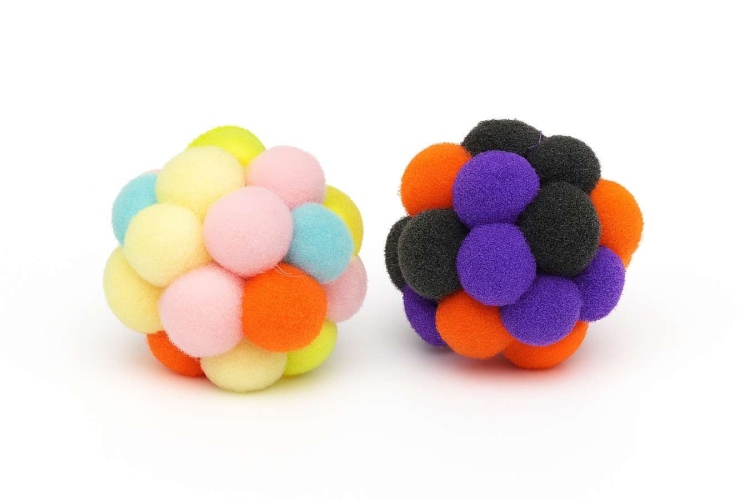 Cat pom - pom ball