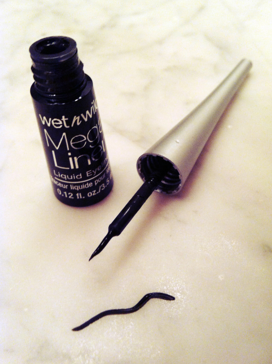 wet n wild, MegaLiner Liquid Eyeliner, Black, 0.12 fl oz (3.5 ml)