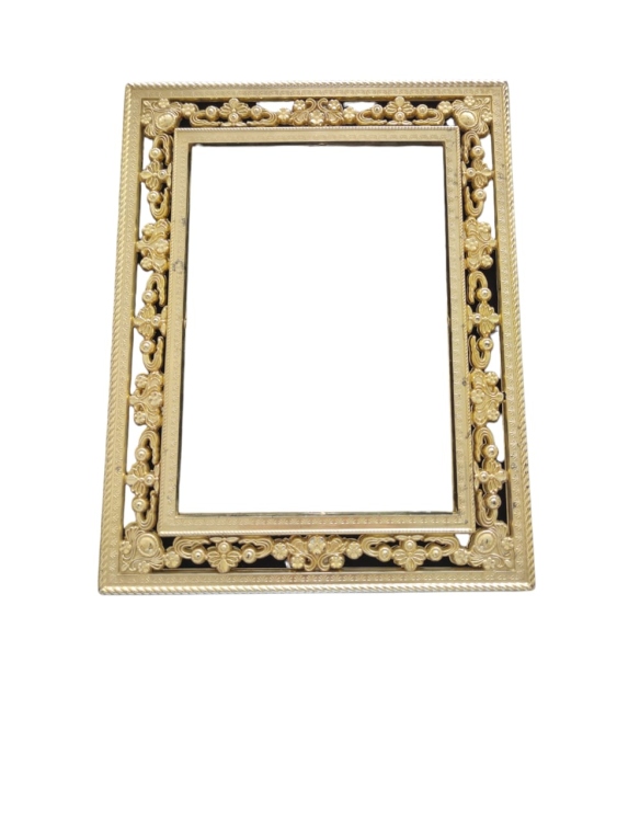 برواز لصور او تحف ذهبي