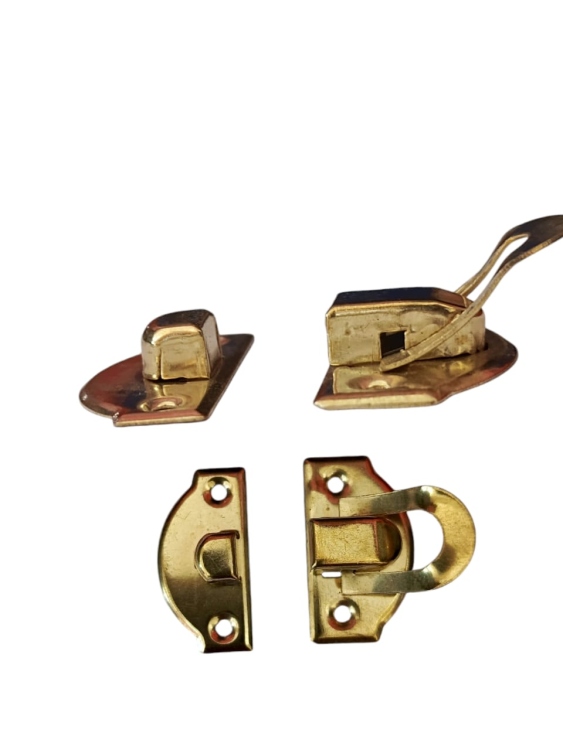 دلايه صندوق تحف مقص ذهبي