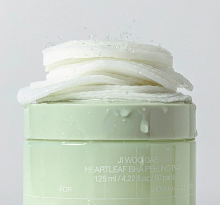 Celimax JIWOOGAE Heartleaf BHA Peeling Pad مسحات تونر لتقشير البشرة 