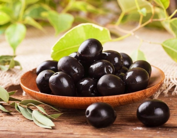 زيتون اسود اسباني كغ