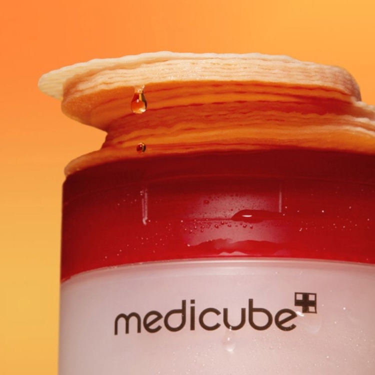 medicube - Red Succinic Acid Peeling Pad - 70 pads