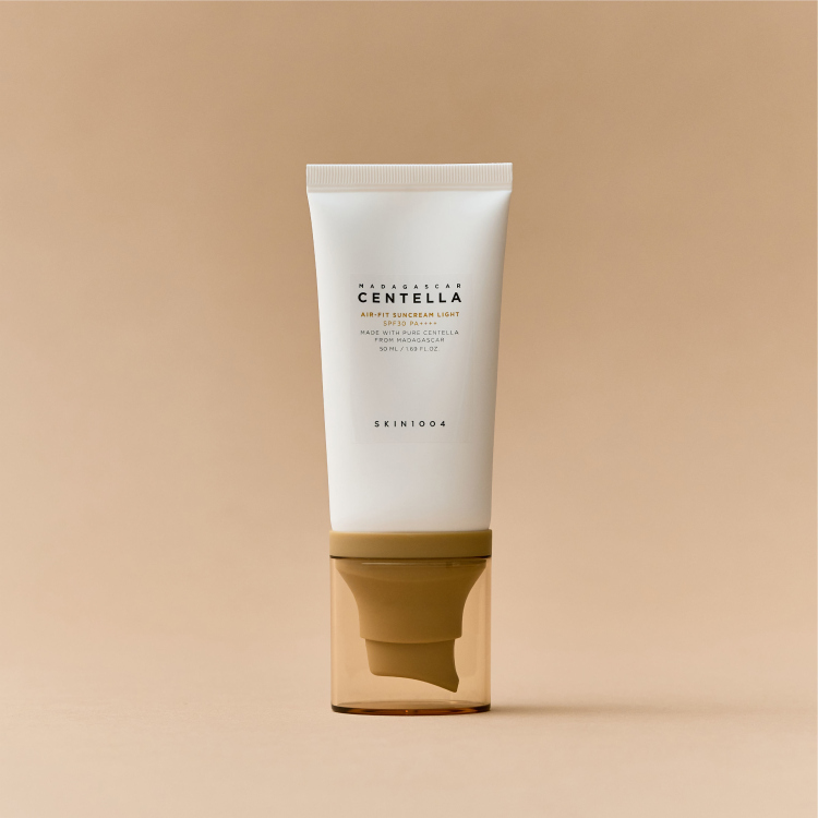 Skin1004 CENTELLA AIR-FIT SUNCREAM LIGHT  SPF30 PA++++ واقي شمس فيزيائي بالسنتيالا
