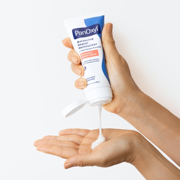 Panoxyl  balancing repair moisturizer مرطب للبشرة من بانوكسيل
