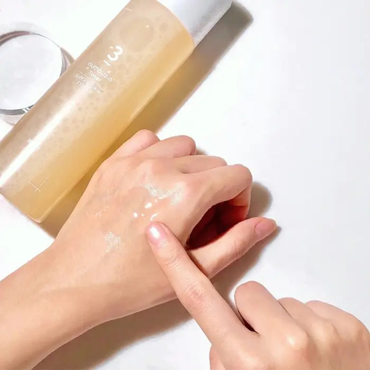 Numbuzin No. 3 Super Glowing Essence Toner تونر النضارة والاشراقه الخارق 