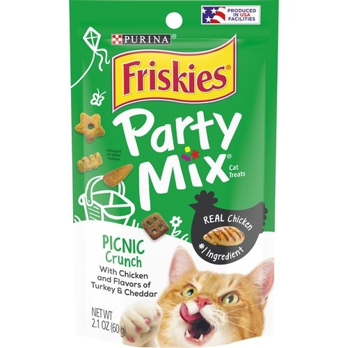 friskies party mix picnic crunch with chicken,turkey&cheddar flavor