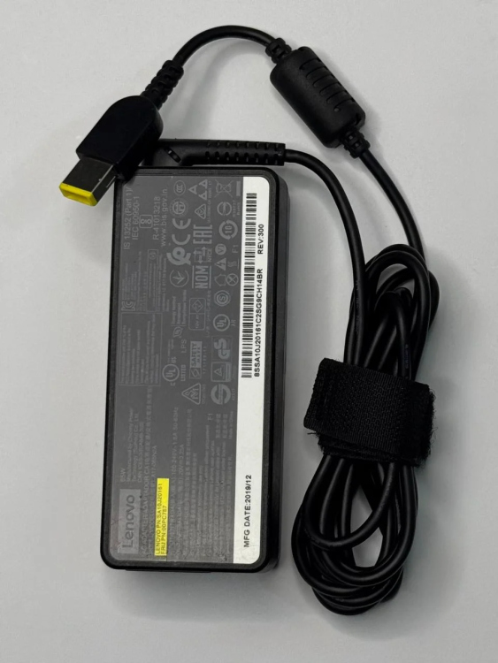 LENOVO CHARGER 65 WATT USB
