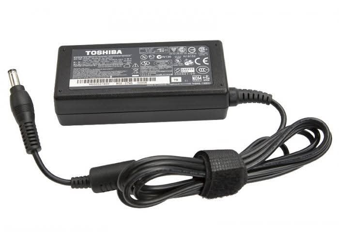 شاحن لابتوب 5.5*2.5 19V 3.95A توشيبا 