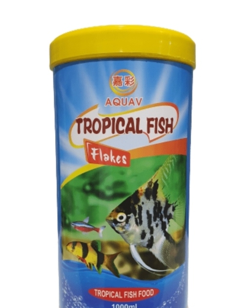 سمك استوائي من نوع رقائق (flakes) يحمل اسم "Zain Tropical Fish Flakes".