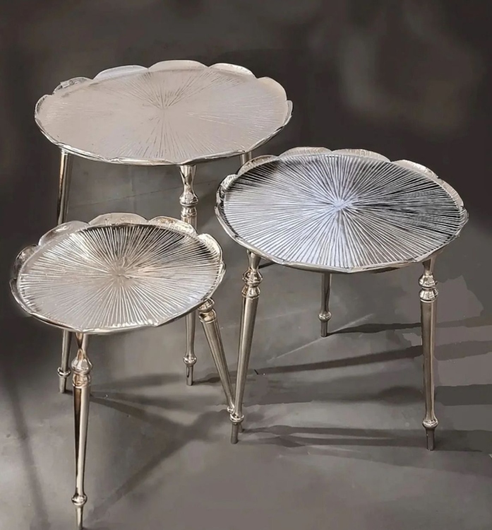 Set of 3 tables 
