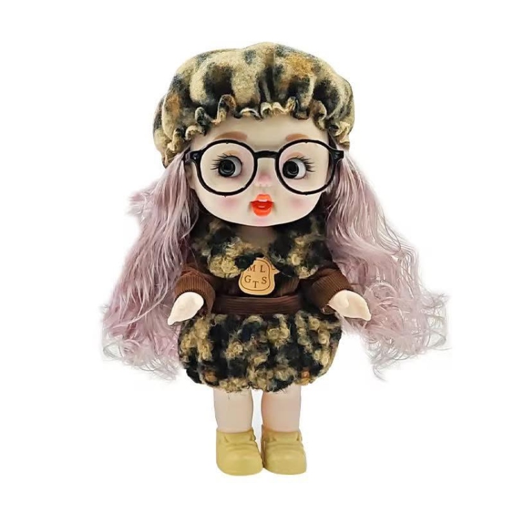 دمية الاحلام بنظارة 