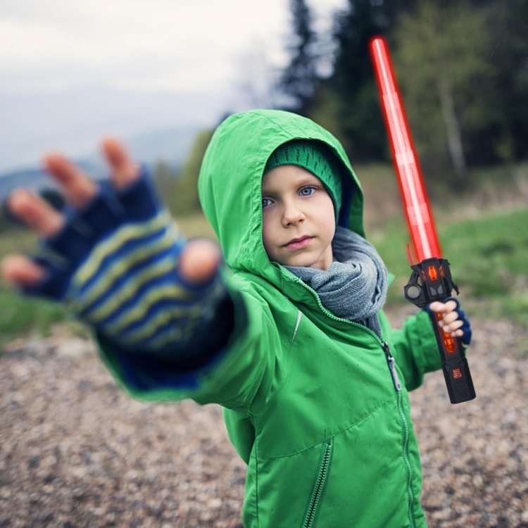 لعبة سيف ضوئي قابل للسحب وقابل لإعادة الشحن عبر USB