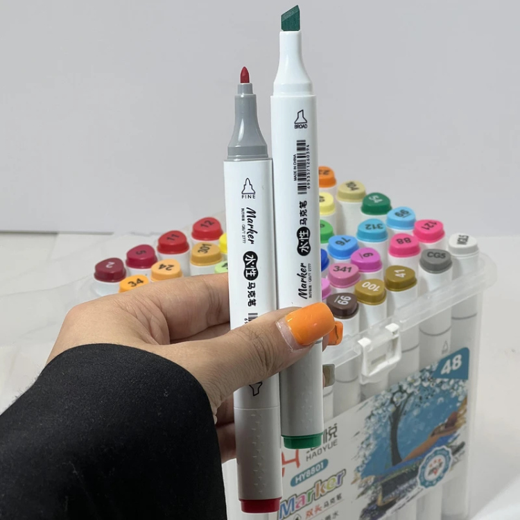 ألوان اكريليك 