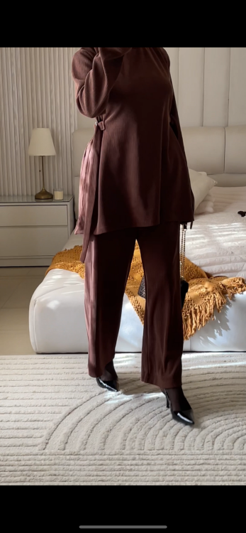 طقم شوق باللون البني