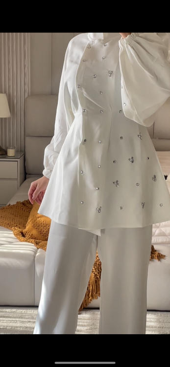 طقم رسمي شك ابيض