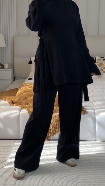 طقم شوق باللون الأسود 