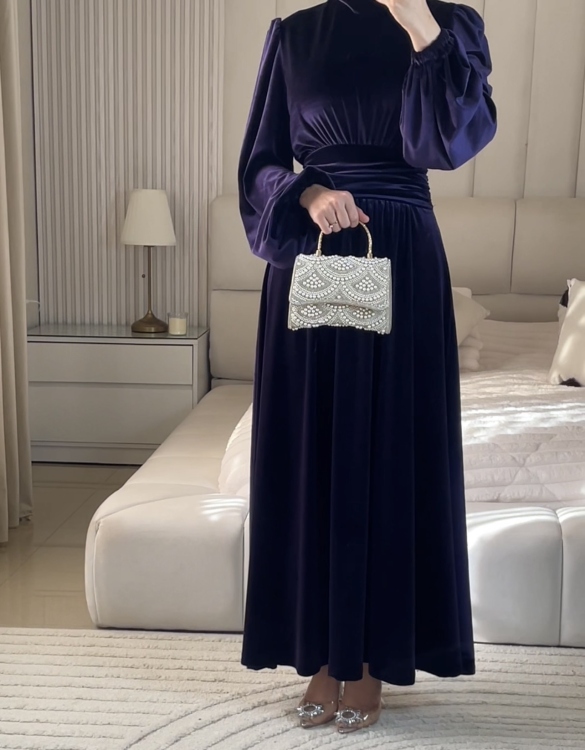 فستان فايا  مخمل باللون النهدي