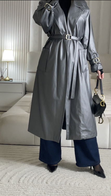 ترانش كوت جلد باللون السيلفر 