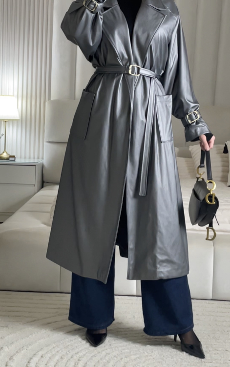 ترانش كوت جلد باللون السيلفر 