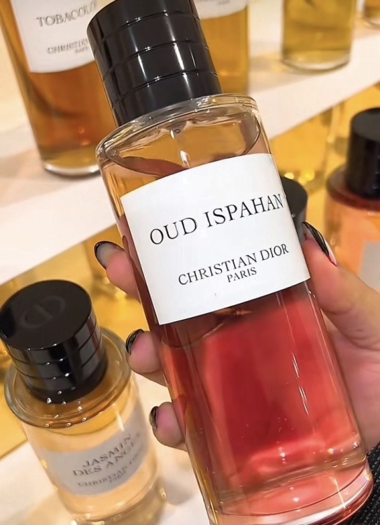 عرض خاص  3 عطور تستر بسعر 25 دينار والعطر الرابع مجاناً   فقط استخدم كود free  لتحصل على توصيل مجانا 