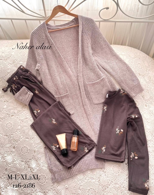 طقم تريكو مع بيجامه صوف 