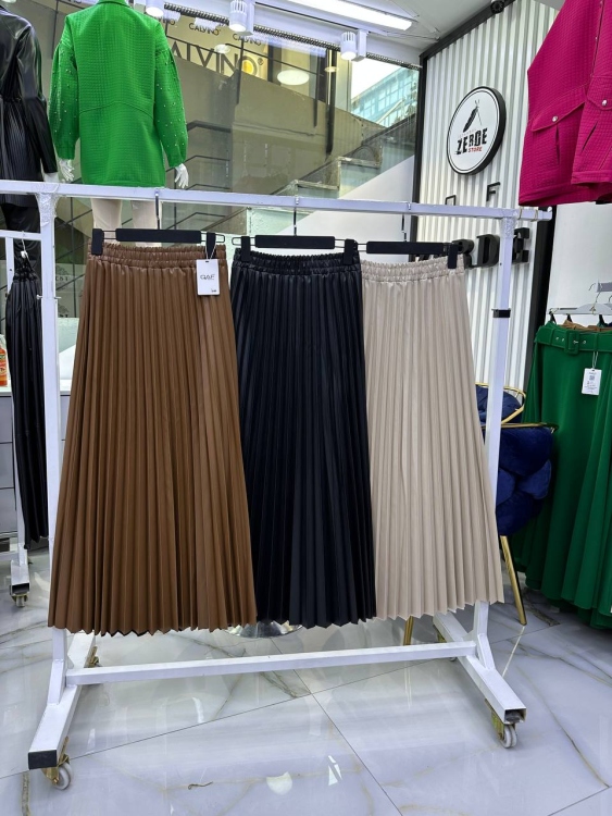 تنورة جلد 