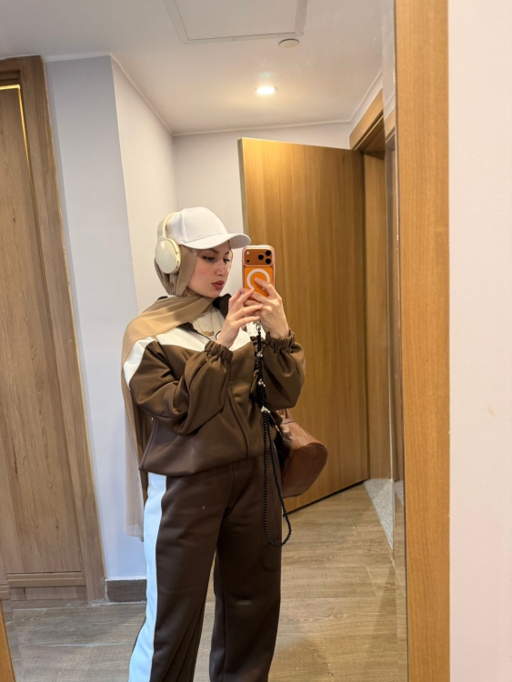 تريننج "مصر" باللون البني