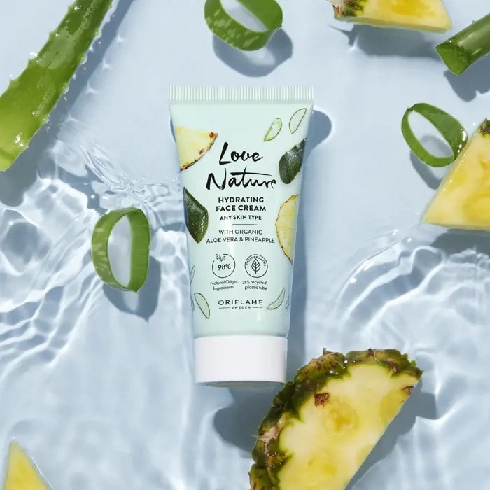 Love naturehydrating face cr. Aloe vera pineapple.   50ml.       46071