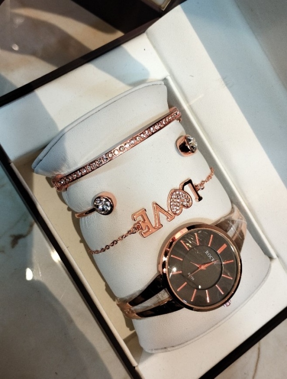 طقم اكسسوار وساعه