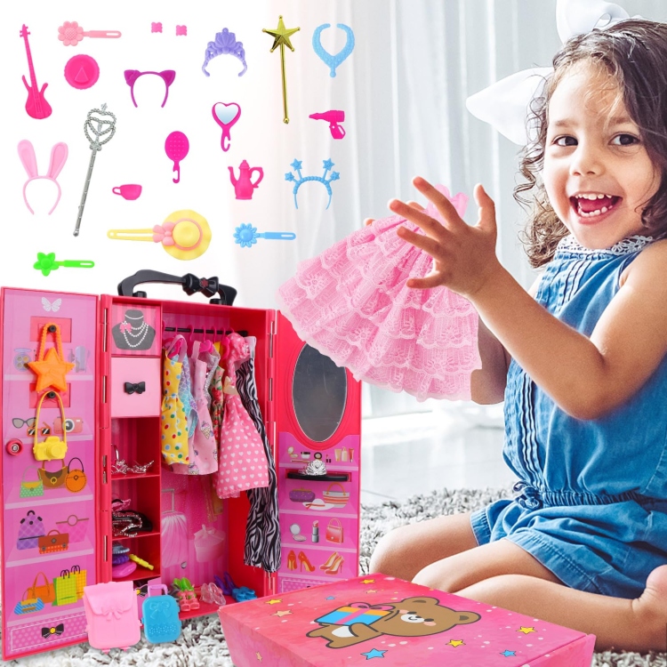 لعبة خزانة باربي مع فساتينها 