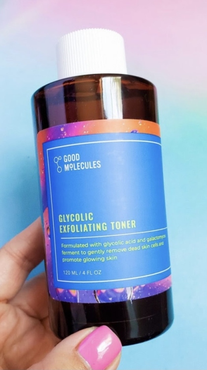Good molecules GLYCOLIC EXFOLIATING TONER تونر حمض الجليكوليك للتقشير