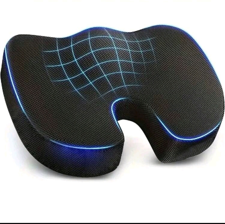 وسادة جلوس U مصممة لتخفف مشاكل الظهر 