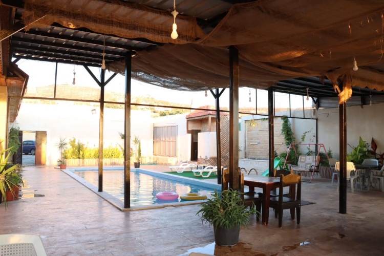 مزرعه مع بركه في الجبيهه قرب شارع الاردن قريه ابو حامد