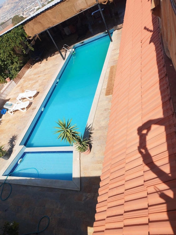 مزرعه مع بركه في الجبيهه قرب شارع الاردن قريه ابو حامد