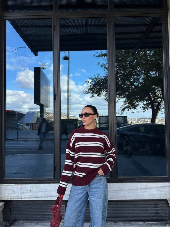 بلوزة صوف مخطط