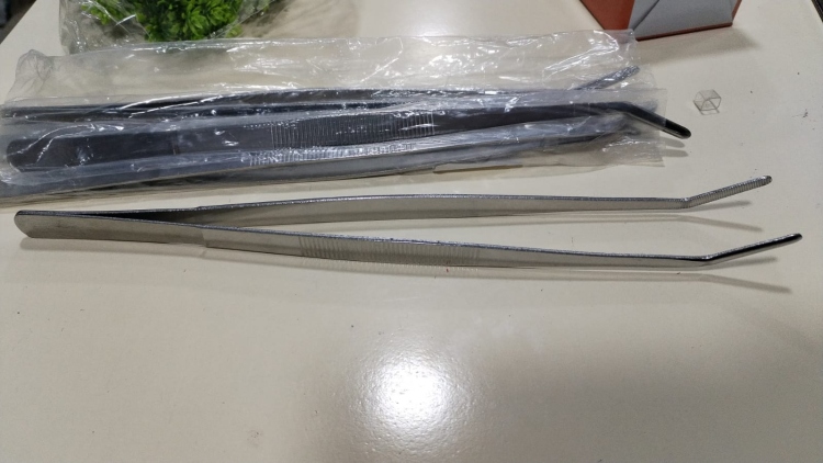 ملقط أعوج للزراعة