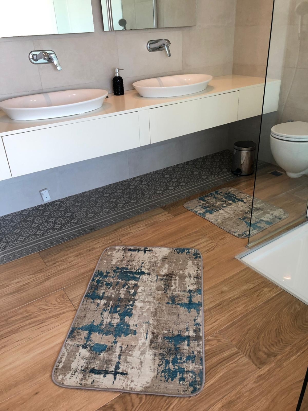 Bathroom rugs